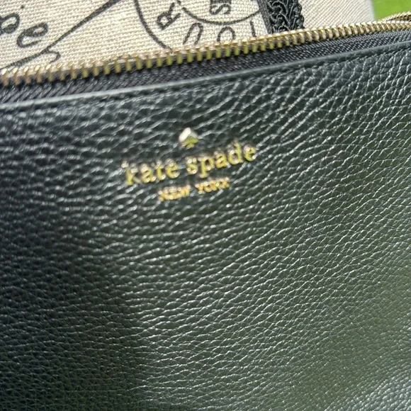 LEILA TRIPLE GUSSET CROSSBODY - Picture 8 of 16